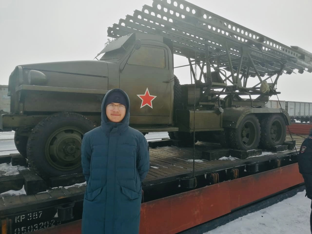 Девятиклассник нашей школы, Линьков Никита, принял участие в памятном событии — торжественном прибытии «Поезда Победы», которое состоялось в городе Воркута..